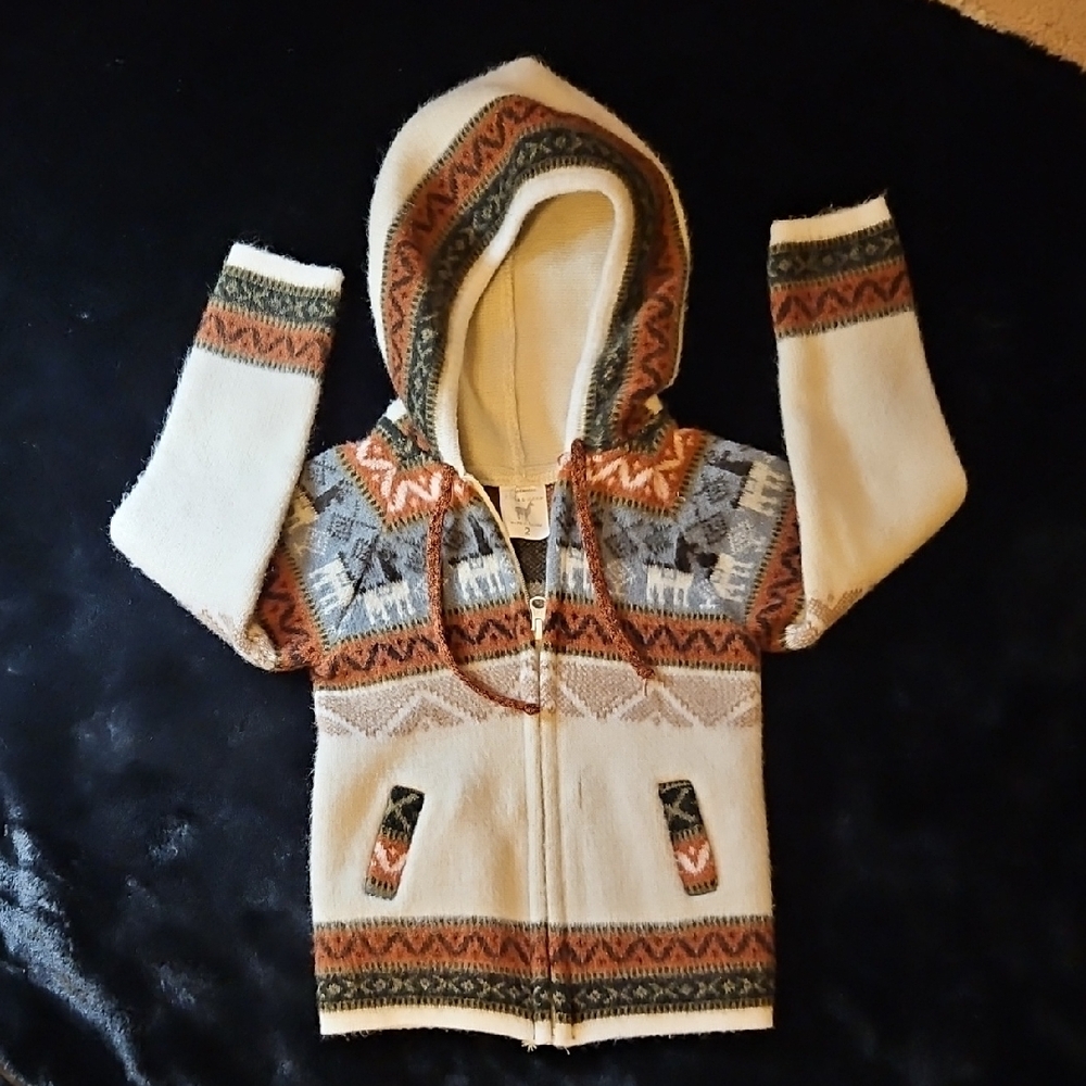 Cozy Kids' Patterned Hoodie Size 2.    #192